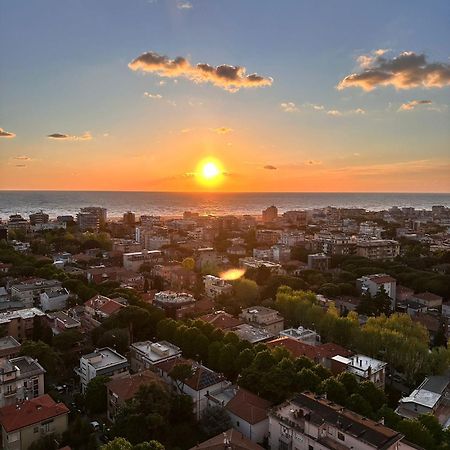 Panoramico Appartamento Vista Mare Rimini Luaran gambar